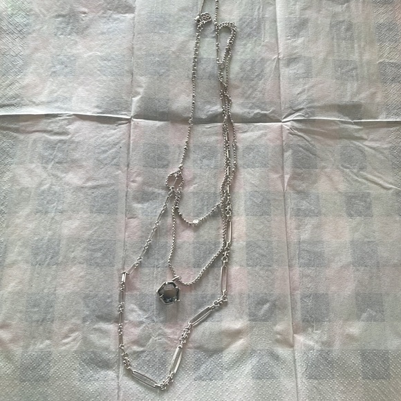 Kendra Scott pendant necklace - Picture 3 of 4